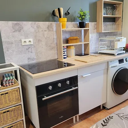 Appartement Au 1 Etage D'une Maison Individuelle Alès