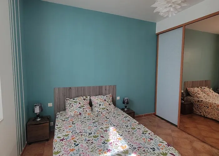 Au 1 Etage D'une Maison Individuelle Appartement Alès