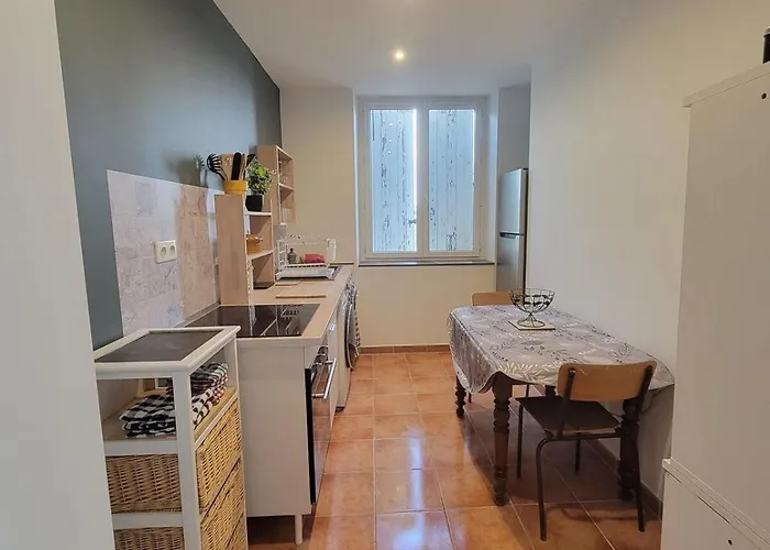 Appartement Au 1 Etage D'une Maison Individuelle