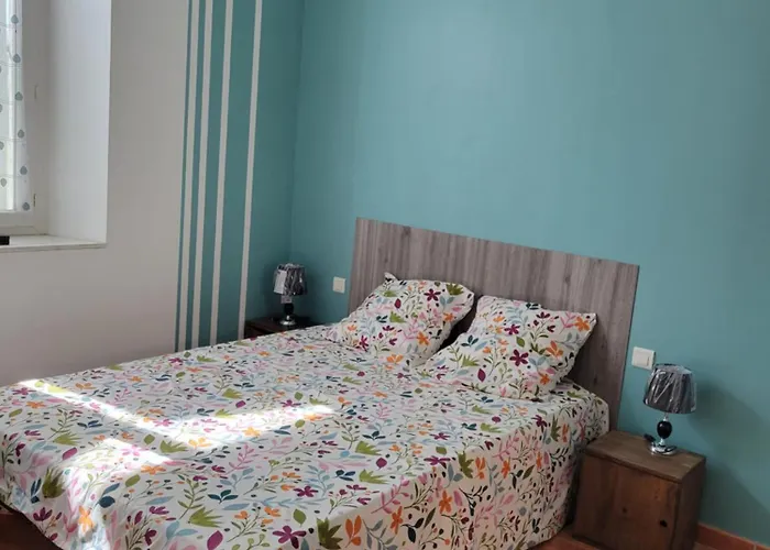 Au 1 Etage D'une Maison Individuelle Appartement Alès